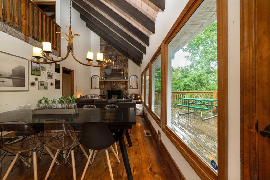 A Smoky Mountains Retreat - Chalet De Montagne Βίλα Gatlinburg Εξωτερικό φωτογραφία