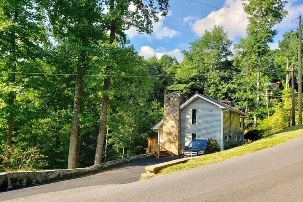 A Smoky Mountains Retreat - Chalet De Montagne Βίλα Gatlinburg Εξωτερικό φωτογραφία